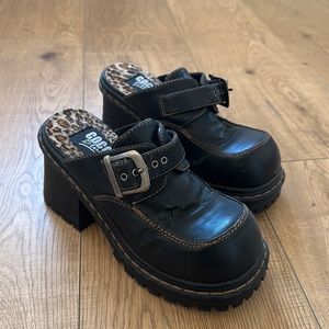 Adorable coco chunky platforms size 7